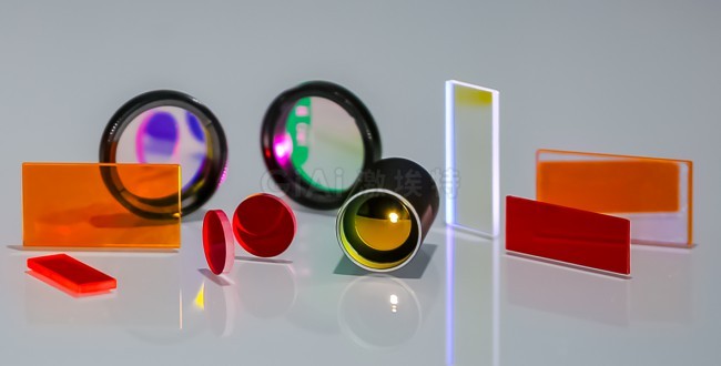 平面濾鏡、濾光鏡、濾光片是不是同一種東西？