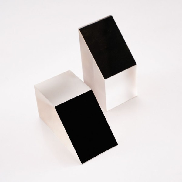 光學(xué)元件為何需要涂墨:探討光學(xué)涂墨的應(yīng)用優(yōu)勢 光學(xué)元件為何需要涂墨:探討光學(xué)涂墨的應(yīng)用優(yōu)勢